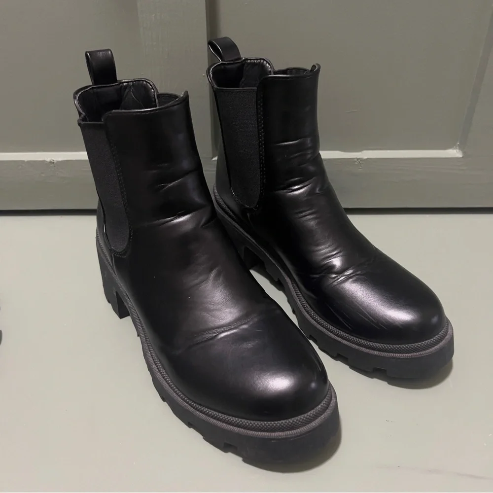 SUGAR Black Chelsea Boots with optional Rhinestone Embellishments size 8 - Picture 7 of 8